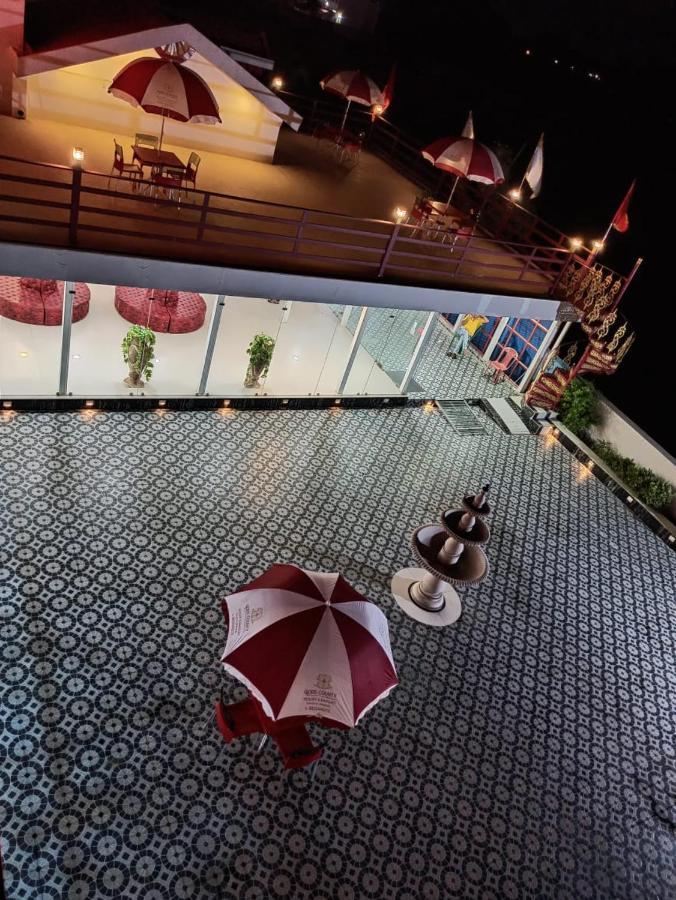 Gods County. Resort & Banquets 타라피트 외부 사진