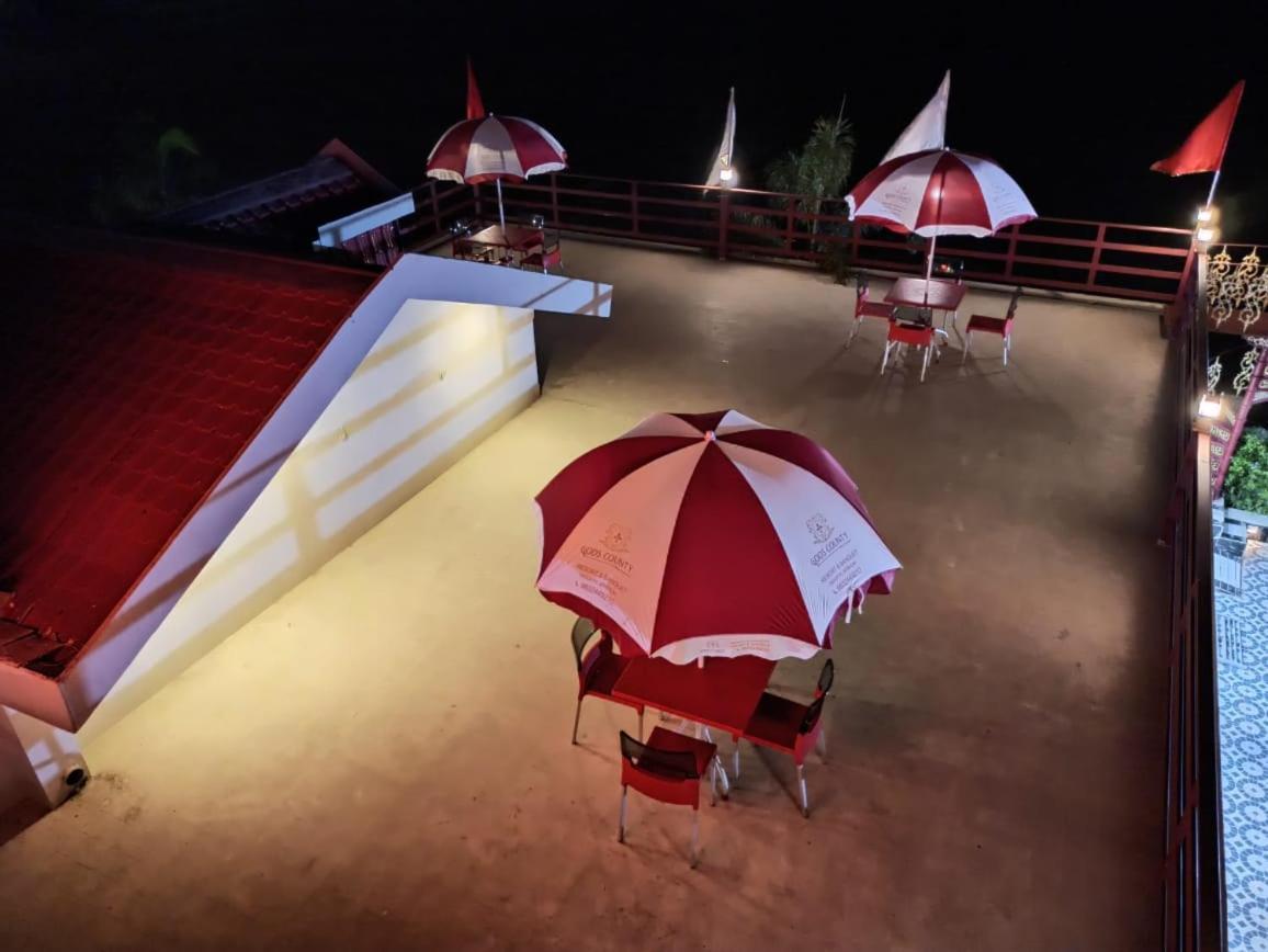 Gods County. Resort & Banquets 타라피트 외부 사진