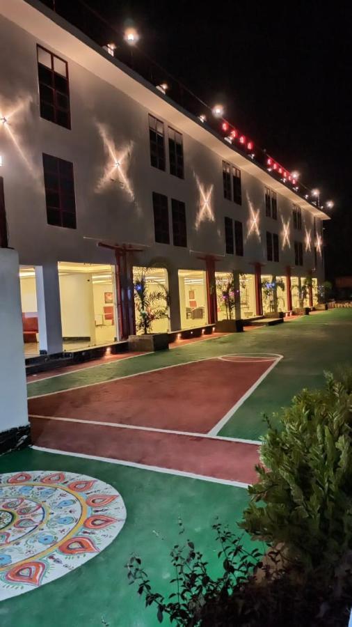Gods County. Resort & Banquets 타라피트 외부 사진